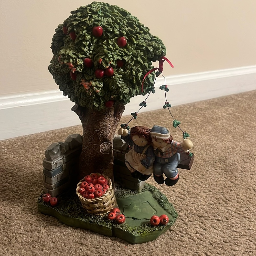Raggedy Ann and Andy Apple Tree Swing Vintage